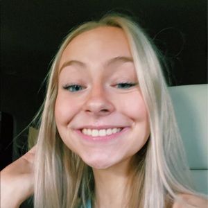 Meet your Posher, Ella